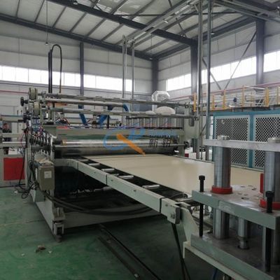 家具350kg/H WPCポリ塩化ビニールの泡板生産ライン