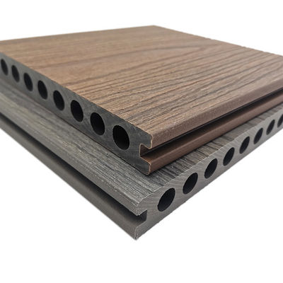 Deckingのプラスチック プロフィール機械